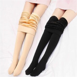 Deux mannequin portant un collant polaire, à droite noir, à gauche beige, on ne voit que leur jambe.