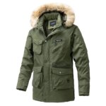Manteau polaire homme rembourré et avec capuche en fausse fourrure, de couleur vert kaki, multipoche
