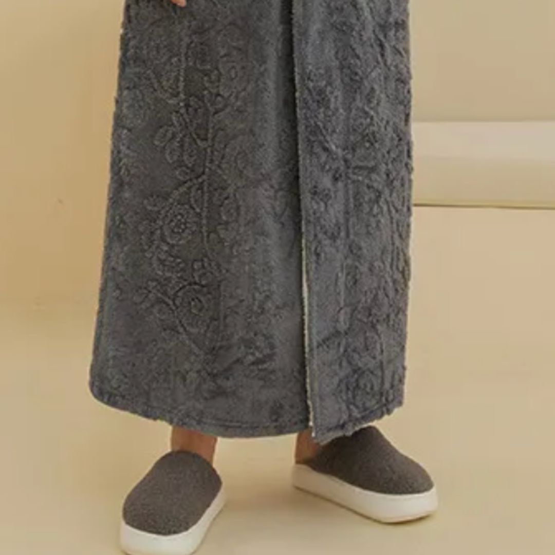 Peignoir polaire gris avec empiècement blanc et motif floral