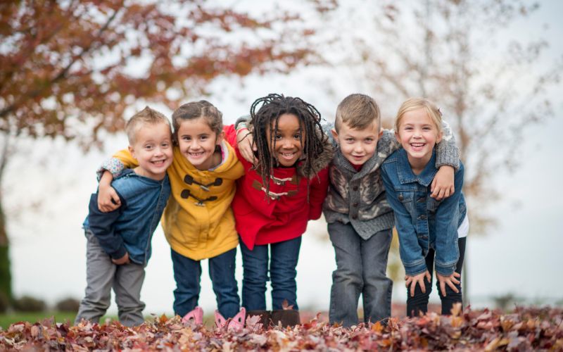 Pourquoi les Vestes Polaires Sont Indispensables pour les Activités Extérieures des Enfants Pourquoi les Vestes Polaires Sont Indispensables pour les Activités Extérieures des Enfants Conseils pourquoi vestes polaires indispensables activites exterieures enfants 4